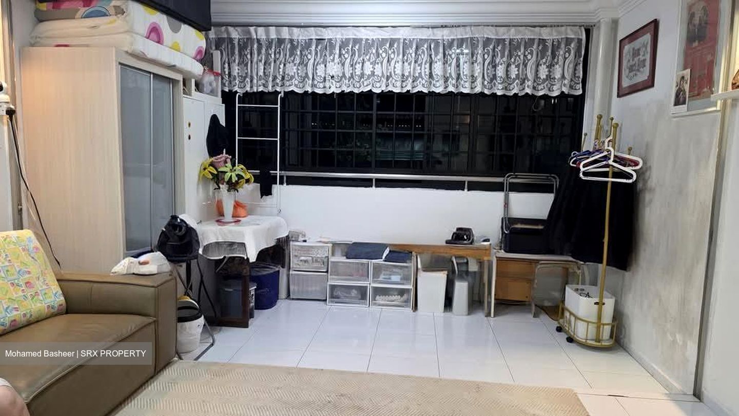 Blk 230J Tampines Street 21 (Tampines), HDB Executive #574030251